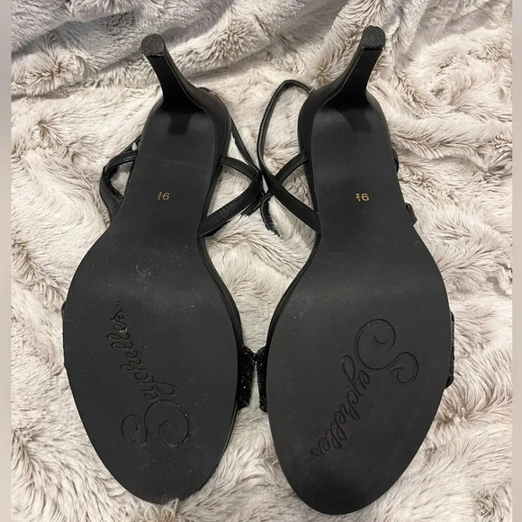 Seychelles Sweet as Honey Glitter Strap Sandals. - Picture 6 of 9